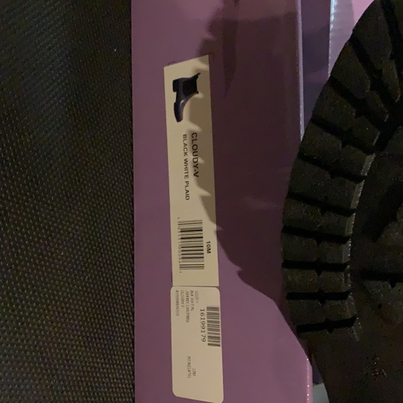 Black and white plaid rain boot - Picture 4 of 5